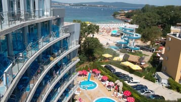 Outdoor pool, sun loungers