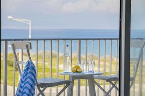 Property grounds - Protaras Azure Seafront Suite (Paralimni)