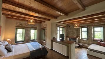 Quarto triplo (Geography) | Roupas de cama premium, frigobar, individualmente mobiliados