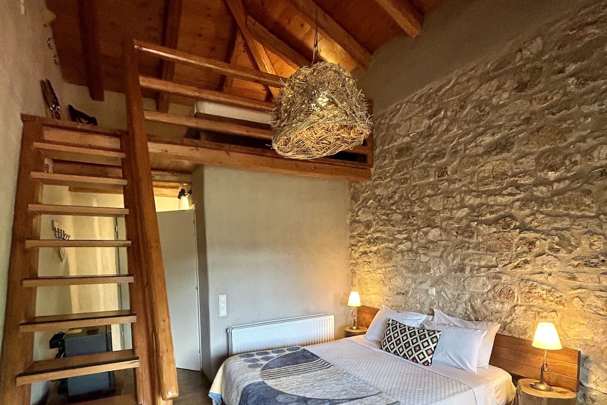 Quarto quádruplo (Laboratory A) | Roupas de cama premium, frigobar, individualmente mobiliados