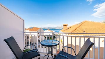 Studio, balkon, uitzicht op zee | Terras