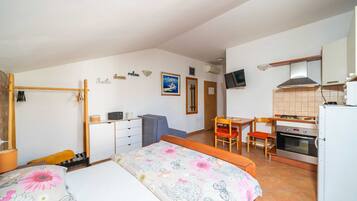 Studio (Apartments Senjo - Studio Apartment w) | Free cribs/infant beds, free WiFi, bed sheets