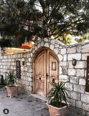 Front of property - Zevkliler Alaçatı (Cesme)