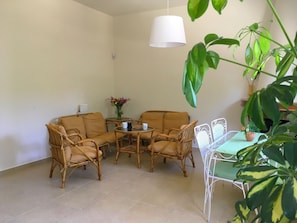 Lobby sitting area - Demeliza Apartments (Apokoronas)