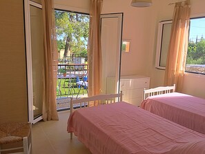 Căn hộ, 2 phòng ngủ | Két bảo mật tại phòng, bàn, phòng cách âm, bàn ủi/dụng cụ ủi quần áo