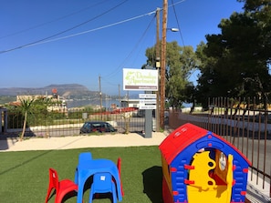 Children’s play area – outdoor - Demeliza Apartments (Apokoronas)