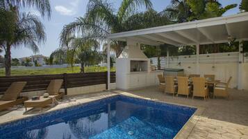 Villa, 3 Bedrooms | Terrace/patio