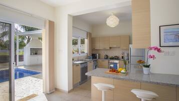 Villa, 3 Bedrooms | Private kitchen | Full-size fridge, microwave, oven, stovetop