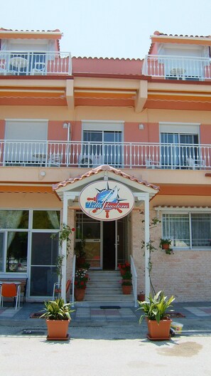 Interior entrance - Villa Theodora (Komotini)