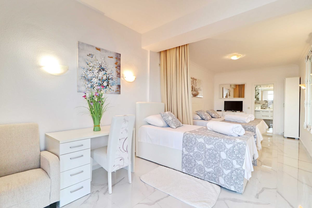 Triple Room (Pansion Villa Antonio - Standard Trip) | Soundproofing, cots/infant beds, free WiFi, bed sheets