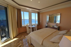 Royal Suite, 2 Bedrooms, Balcony, Sea View | Soundproofing, cribs/infant beds, free WiFi, bed sheets