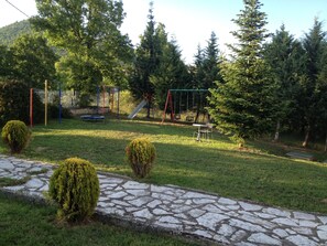 Chambre avec lits jumeaux, vue sur la montagne | Vue de la chambre