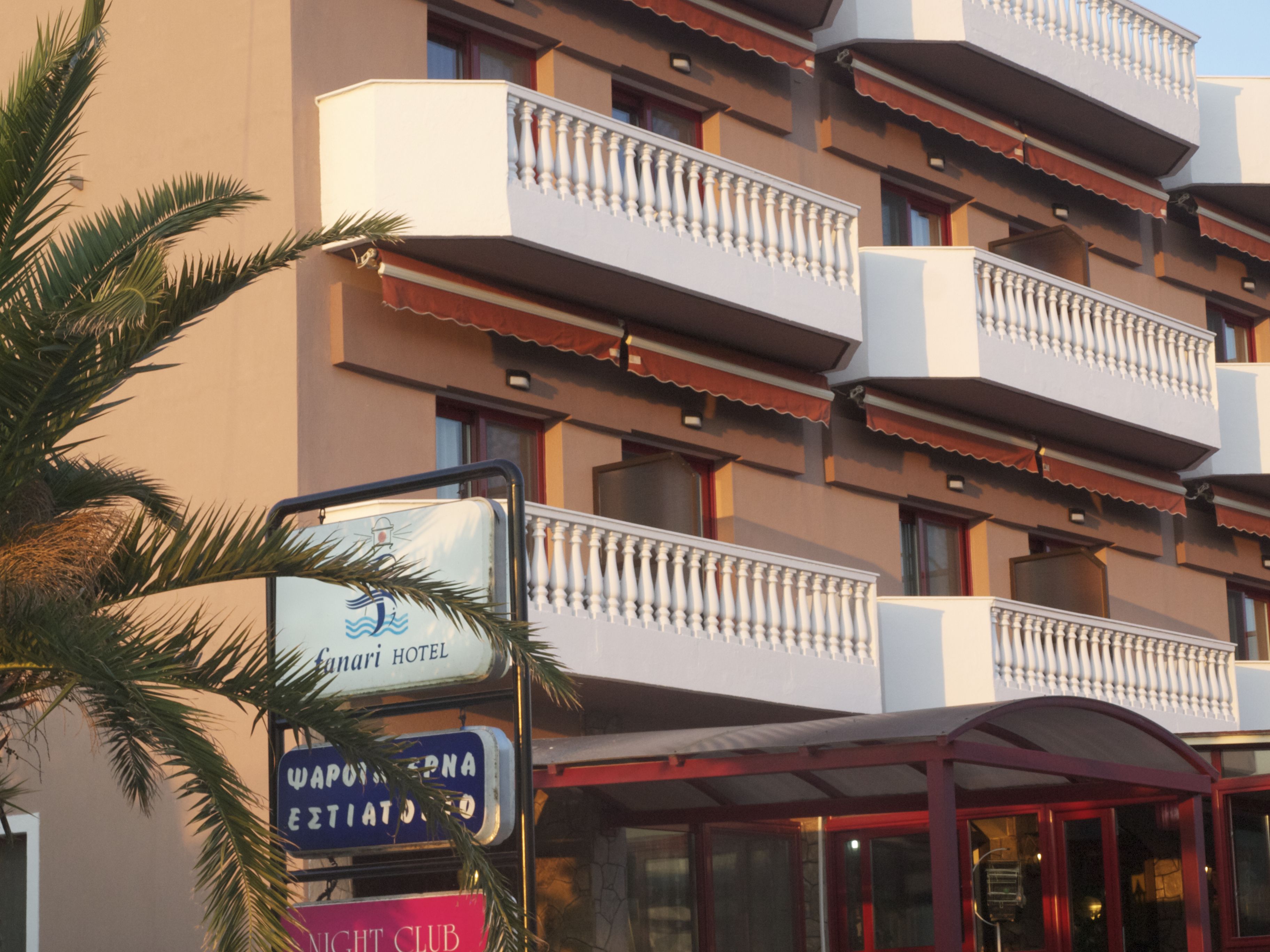 المنشأة من الخارج