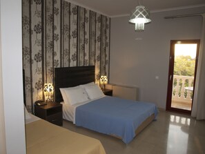 Minibar, in-room safe, desk, free cots/infant beds - Fanari Hotel (Komotini)