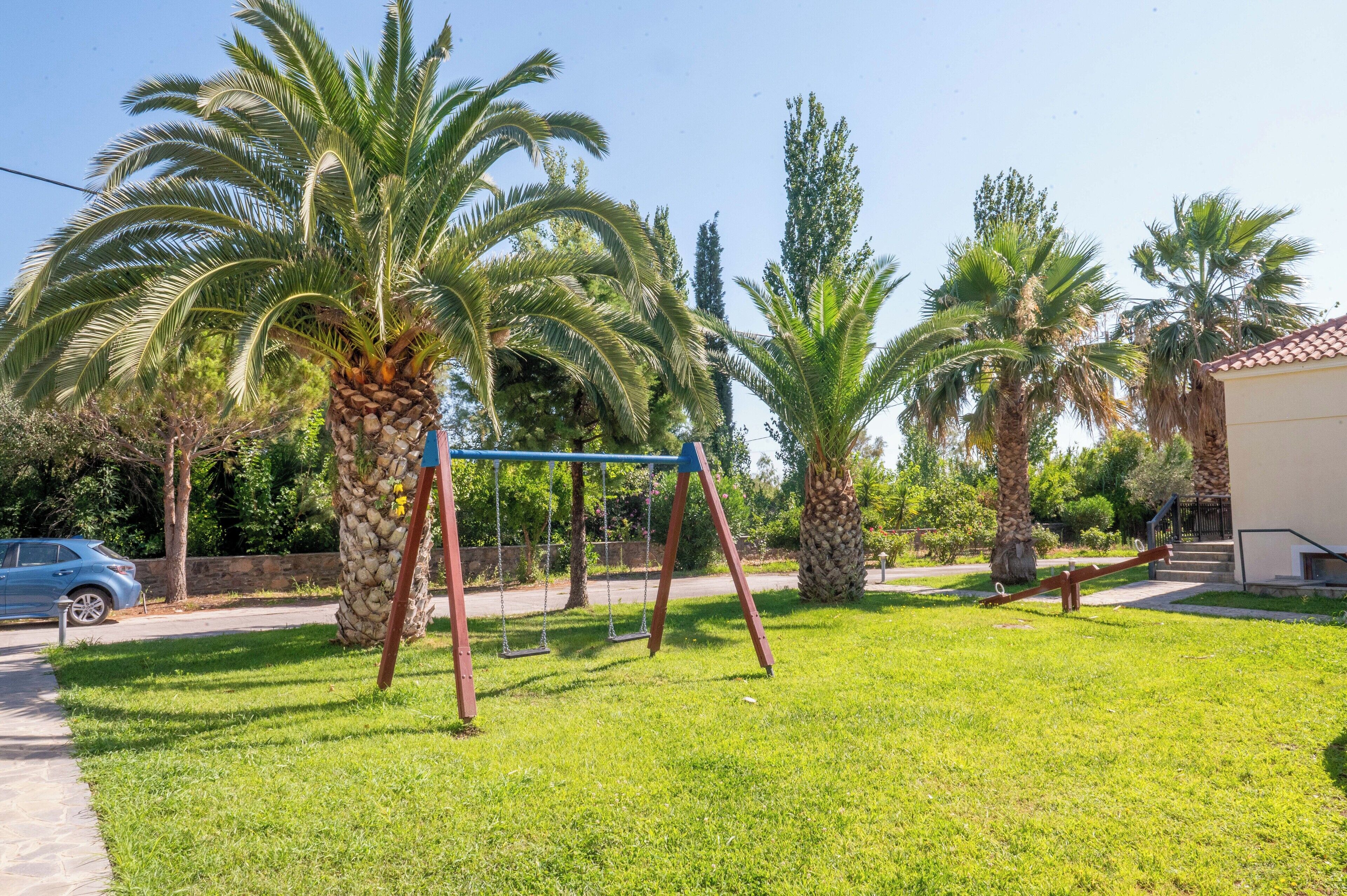 Children’s play area – outdoor