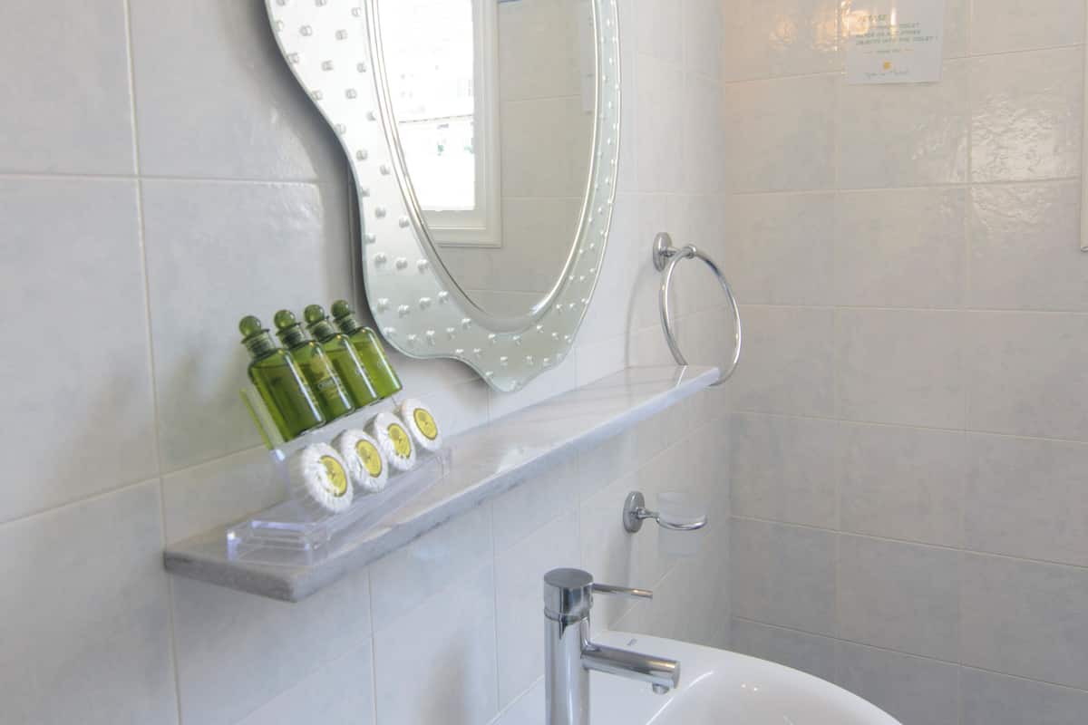 family suite, 1 bedroom, sea view | bathroom | free toiletries, hair dryer, slippers