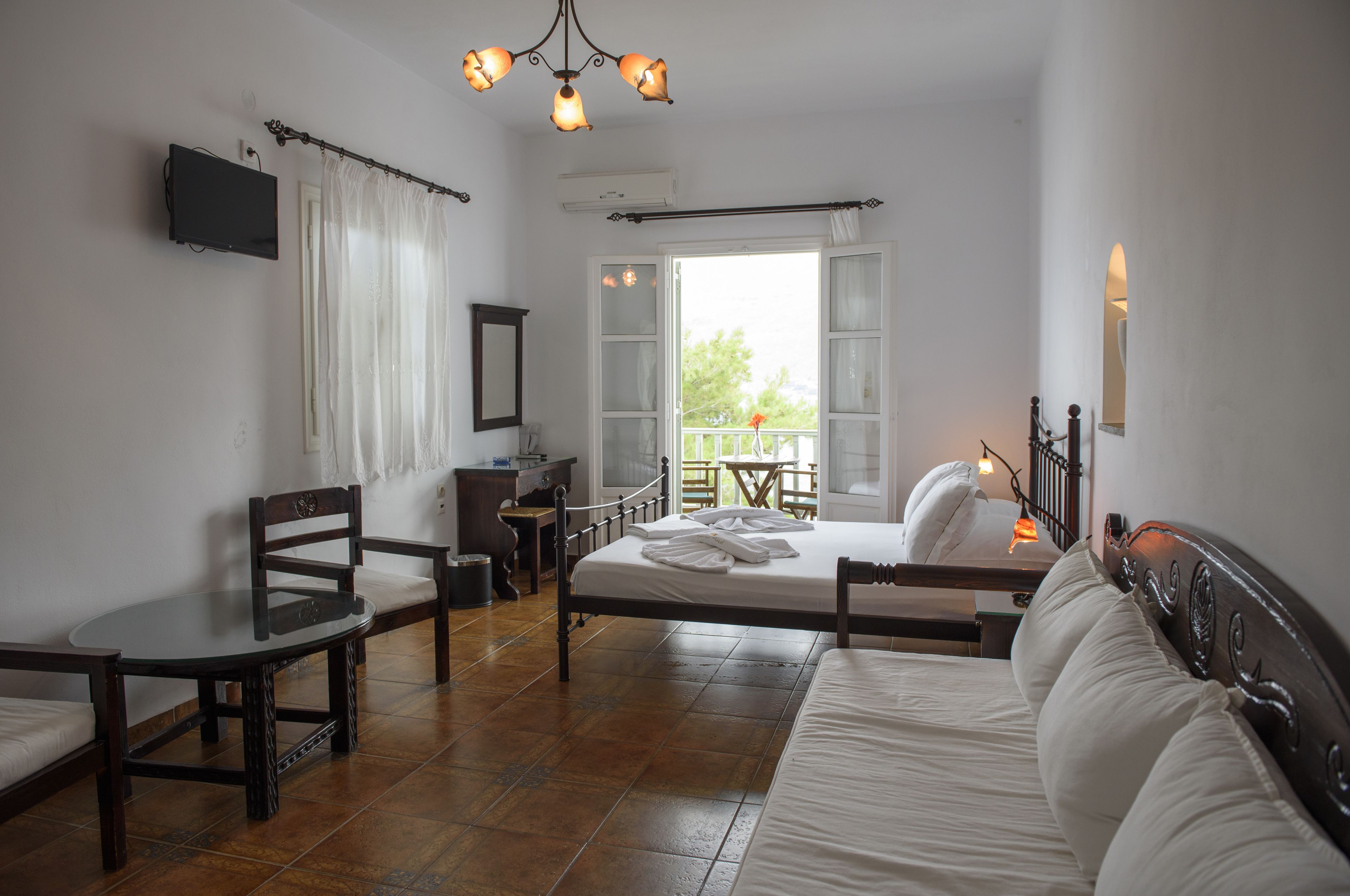 classic double room, pool view | 1 bedroom, in-room safe, soundproofing, free wifi