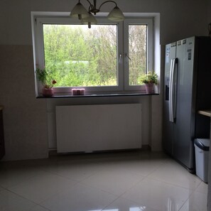 อพาร์ทเมนท์, 2 ห้องนอน, ระเบียง | ครัวส่วนตัว | ตู้เย็น, ไมโครเวฟ, เครื่องล้างจาน, เครื่องชงกาแฟ/ชา