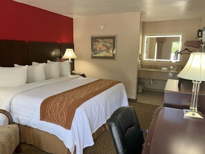 Standard Room, 1 King Bed, Non Smoking | Individually furnished, laptop workspace, iron/ironing board, free WiFi - Pine Tree Inn (Parsons)