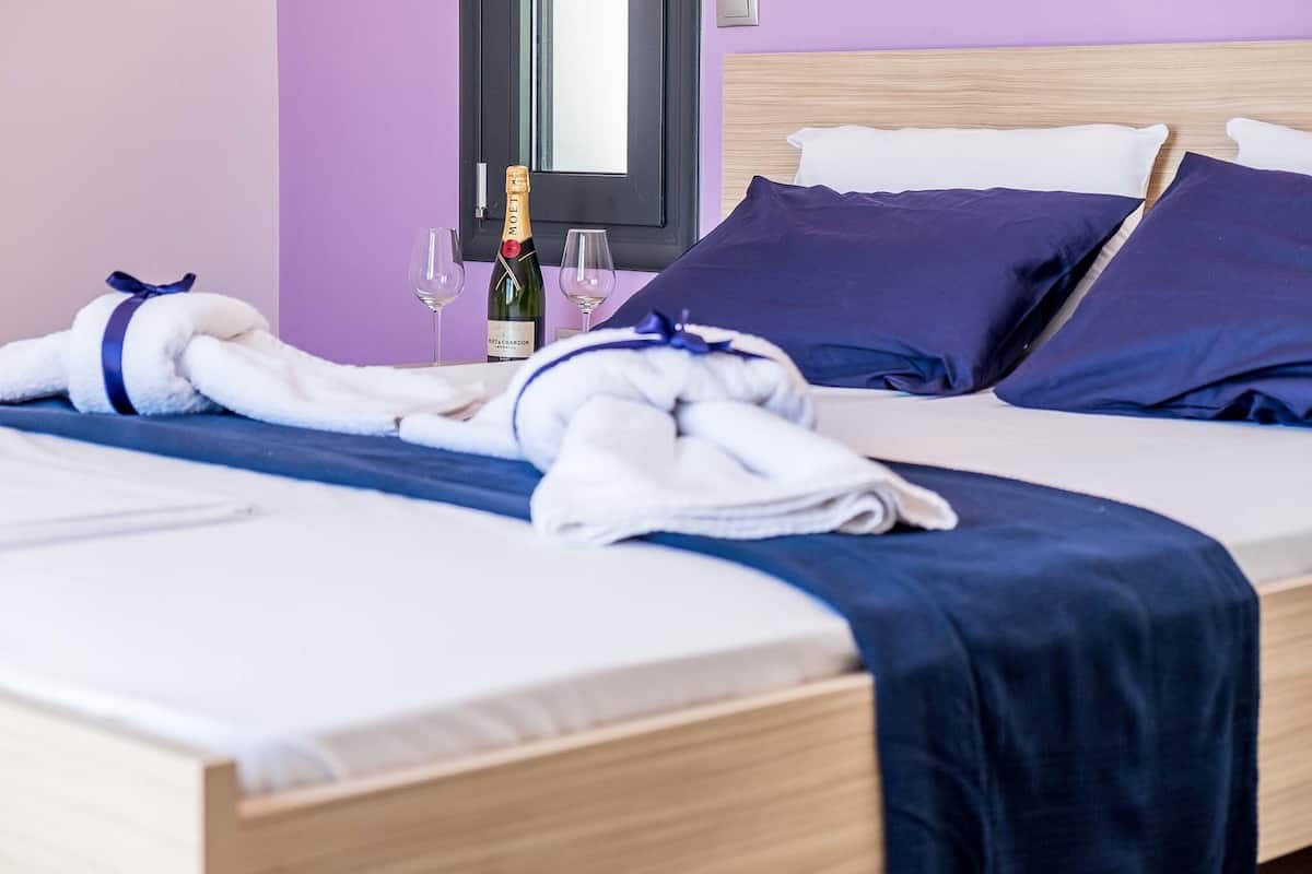 Deluxe Apartment | In-room safe, soundproofing, iron/ironing board, free cots/infant beds