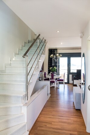 Luxury-Villa, 3 Schlafzimmer, Meerblick (I) | Wohnbereich | Flachbildfernseher