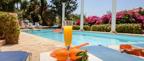 Biệt thự, 3 phòng ngủ, hồ bơi riêng | Hiên