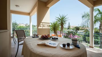 Villa, 5 Bedrooms, Private Pool | In-room safe, desk, iron/ironing board, free cribs/infant beds