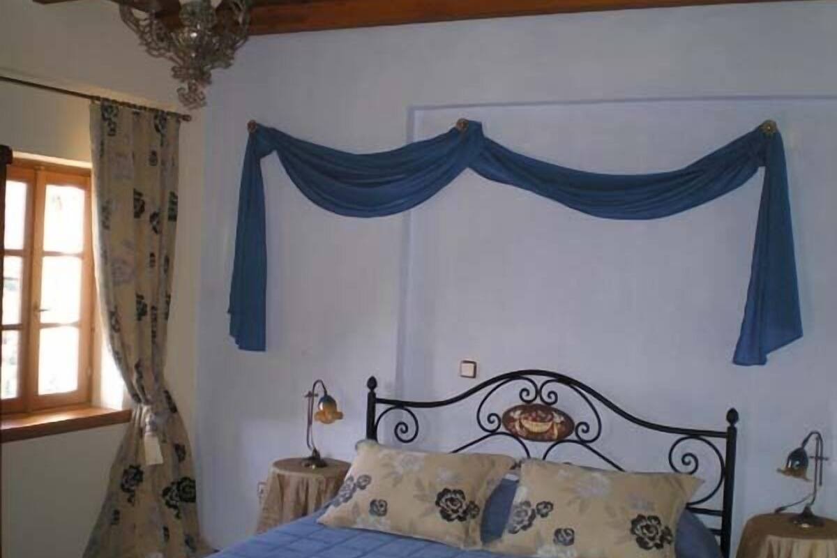 Rollaway beds, free WiFi