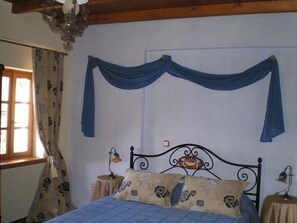 Rollaway beds, free WiFi