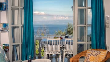 Suite, 2 Bedrooms, Sea View (Selene for 5) | Uitzicht vanaf balkon