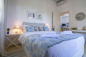 2 bedrooms, premium bedding, pillow-top beds, minibar - Paxos Blue (Paxos)