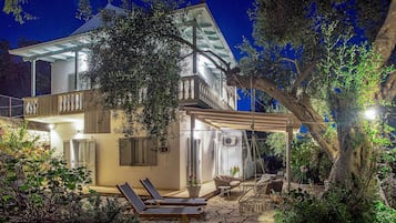 Apartment, 2 Bedrooms, Sea View (Pearl) | Courtyard view