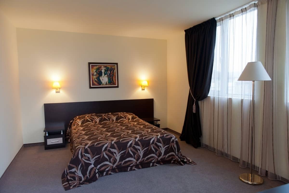 VIP apartment   | In-room safe, desk, WiFi (free)