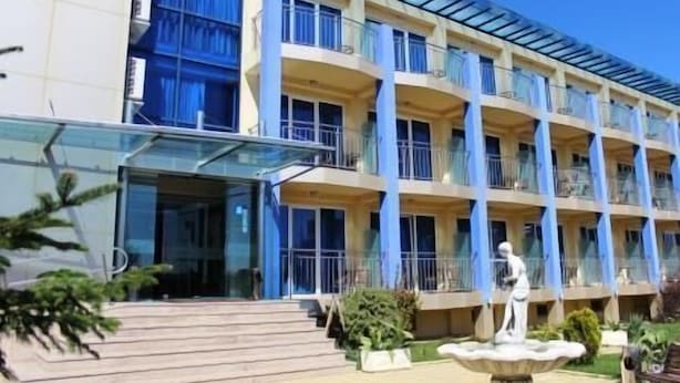 Front of property - SPA Hotel Astrea (Hisarja)