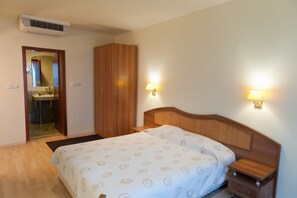 Apartment | In-room safe, desk, free WiFi - SPA Hotel Astrea (Hisarja)