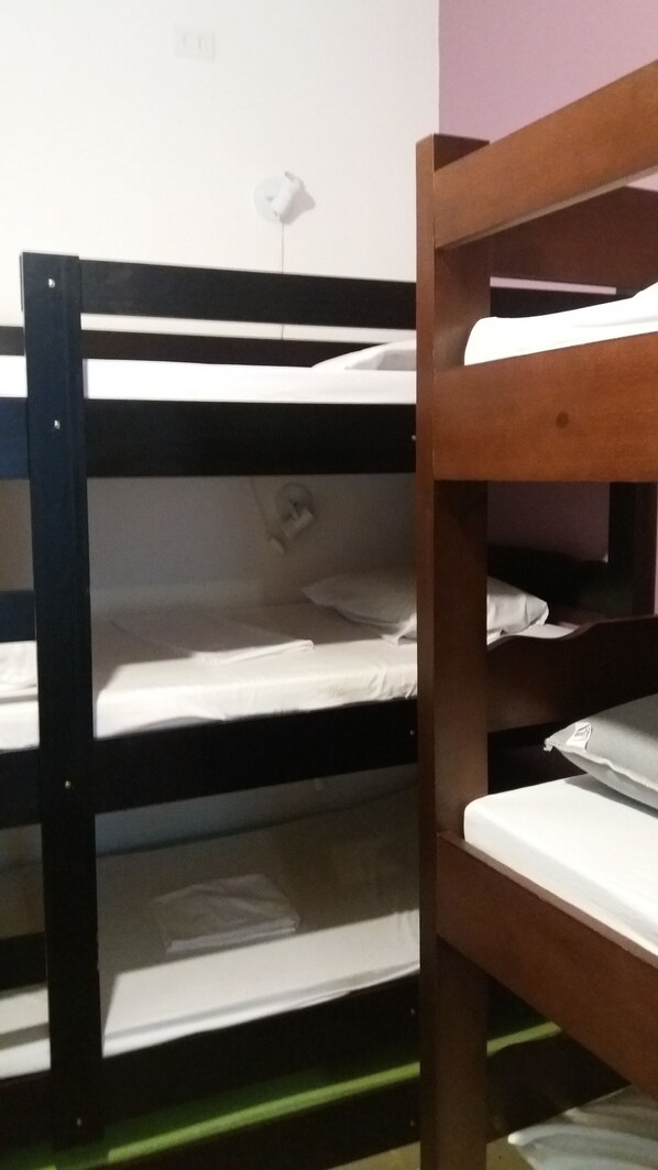 5 bedrooms, minibar, desk, free WiFi
