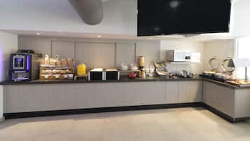 Desayuno continental incluido todos los días