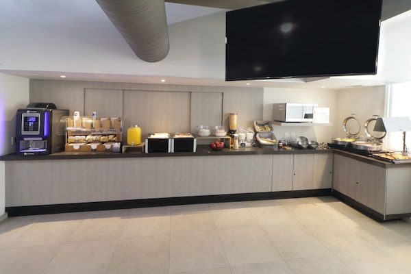 Café da manhã continental grátis todos os dias