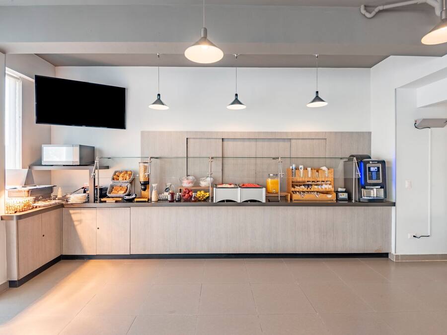 Desayuno continental incluido todos los días