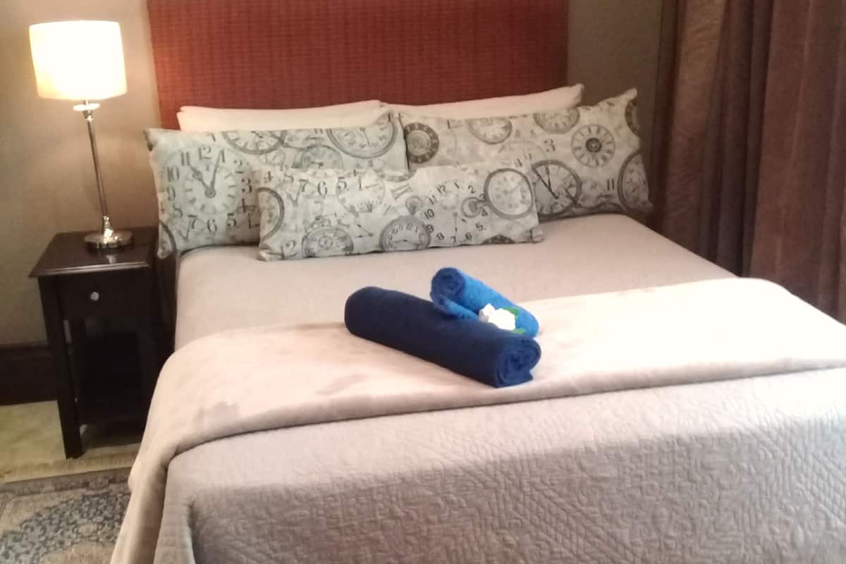 Suite estudio estándar, 1 cama doble, bañera, junto a la piscina | Sábanas de algodón egipcio y ropa de cama de alta calidad