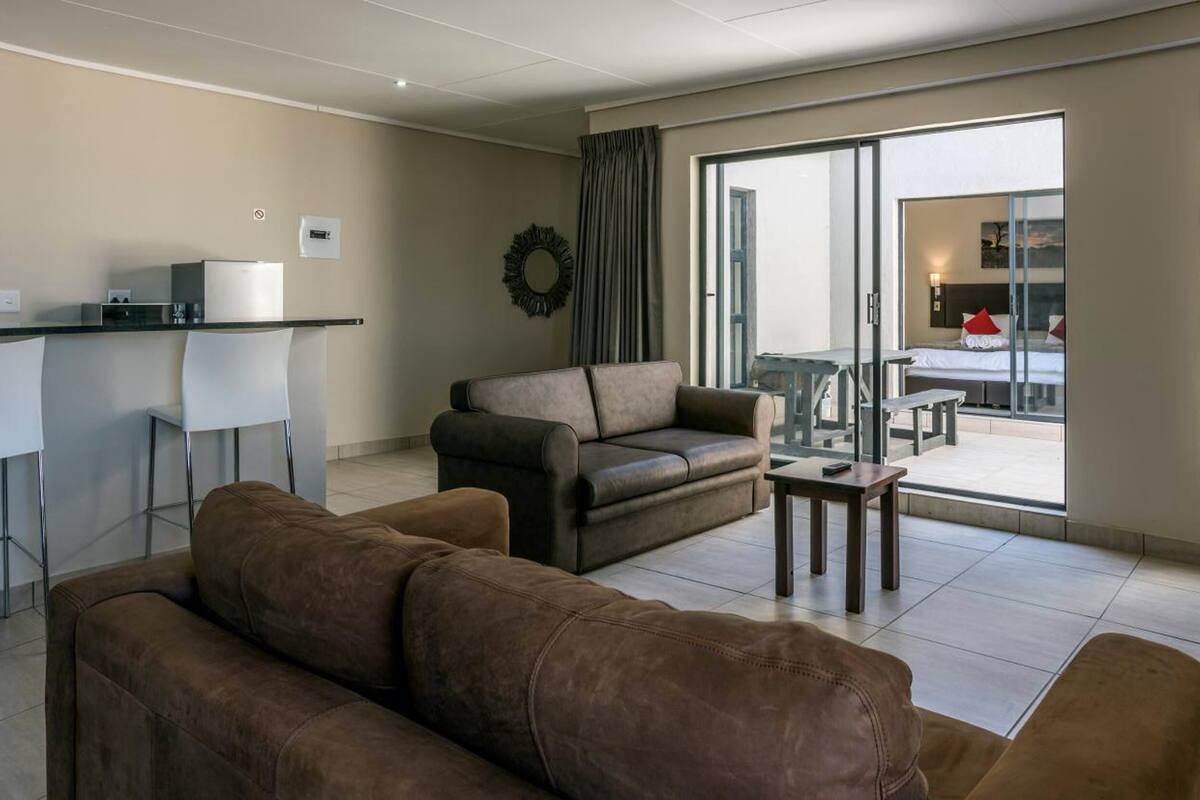 32-inch flat-screen tv with cable channels, tv