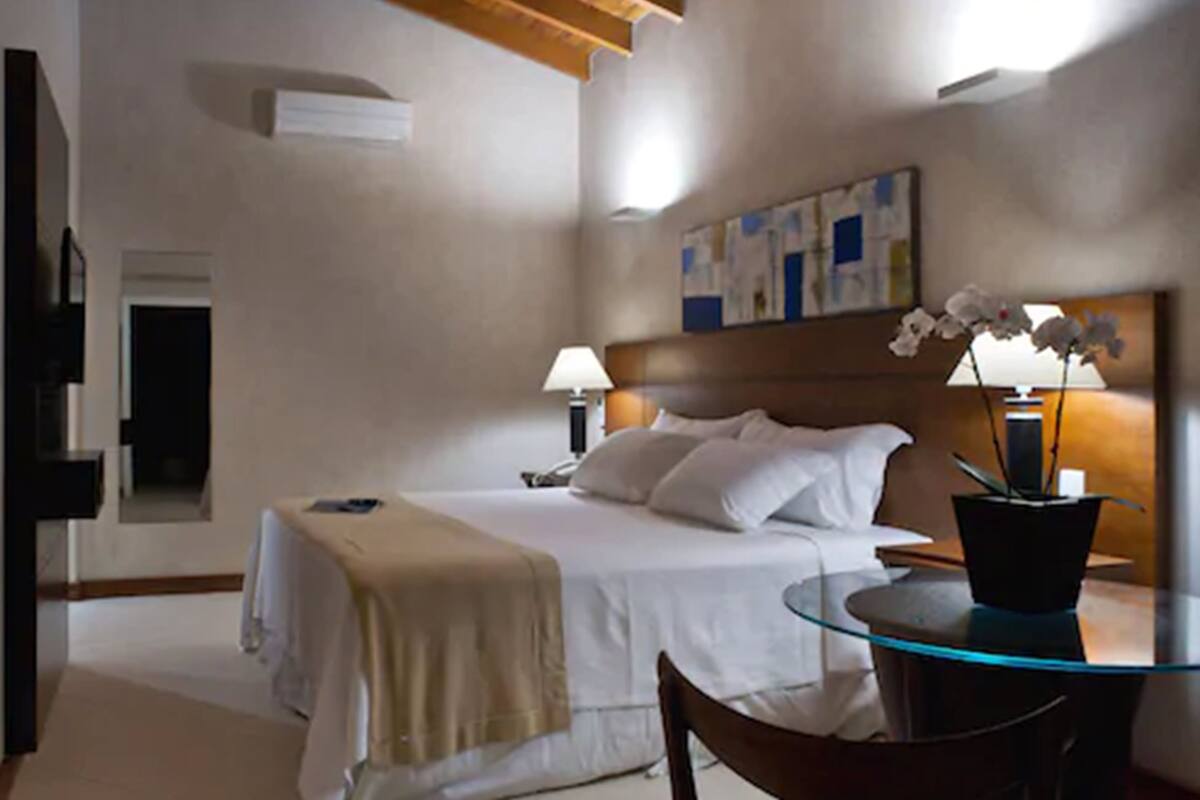 Phòng đôi Tiêu chuẩn, 1 phòng ngủ | Minibar, két bảo mật tại phòng, bàn 