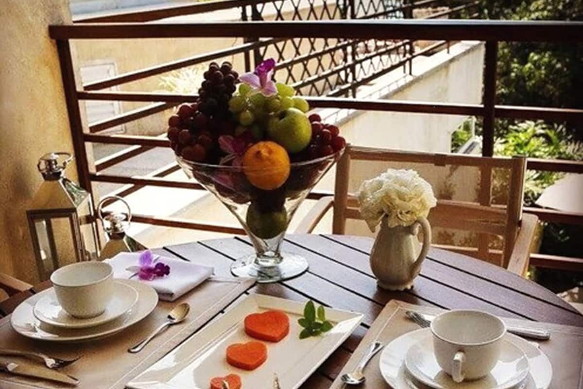 Phòng Premium (Superior) | Minibar, két bảo mật tại phòng, bàn 