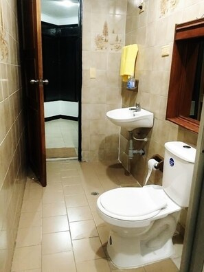 Shower, towels