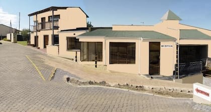 Esther's Lodge