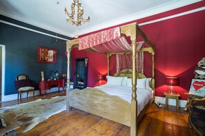 The Goddess Room | Premium bedding, rollaway beds, free WiFi, bed sheets