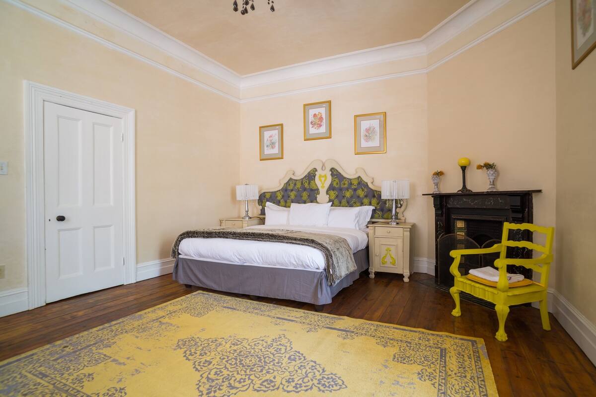 The Protea Room | Premium bedding, rollaway beds, free WiFi, bed sheets