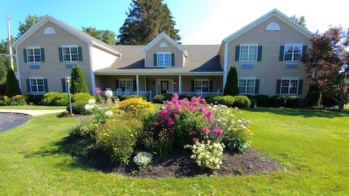 The Inn At Houghton Creek
