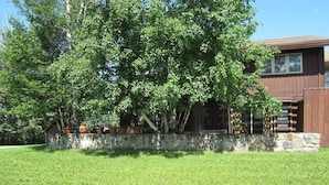 Unclassified image, 5 of 34, button - Sportsman's Inn (Hudson's Hope)