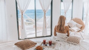 Suite – premium, 1 kingsize-seng, strandutsikt | Utsikt fra rommet